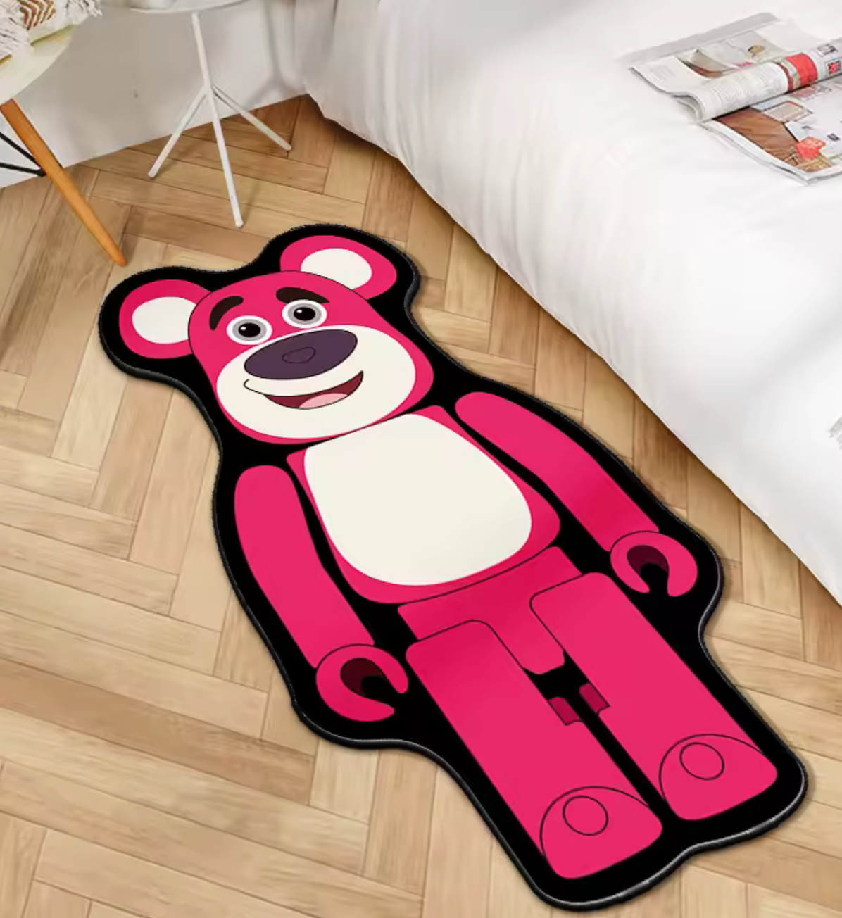 Tapis ourson alien vert à trois yeux en tenue bleue